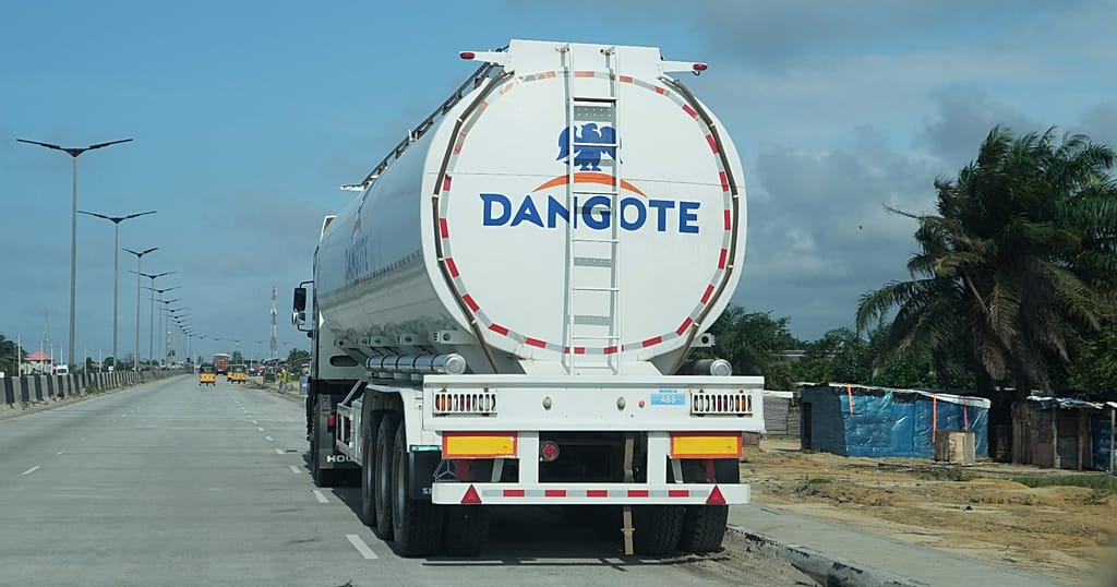 Dangote's Nigerian oil refinery extends IPO by 2 weeks