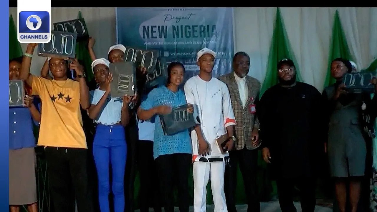 2027 Elections: Foundation Empowers Students With Scholarships, Ipads